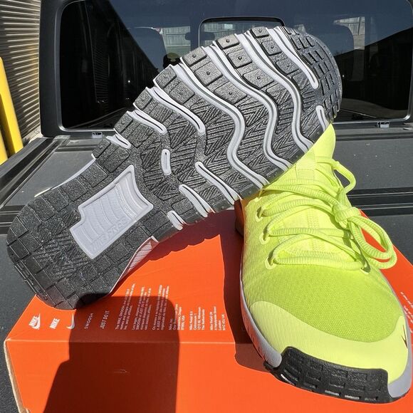 Nike Free Metcon 6 Mens Size 13 Light Lemon Twist Cement Grey Black FJ7127-700 main image 7